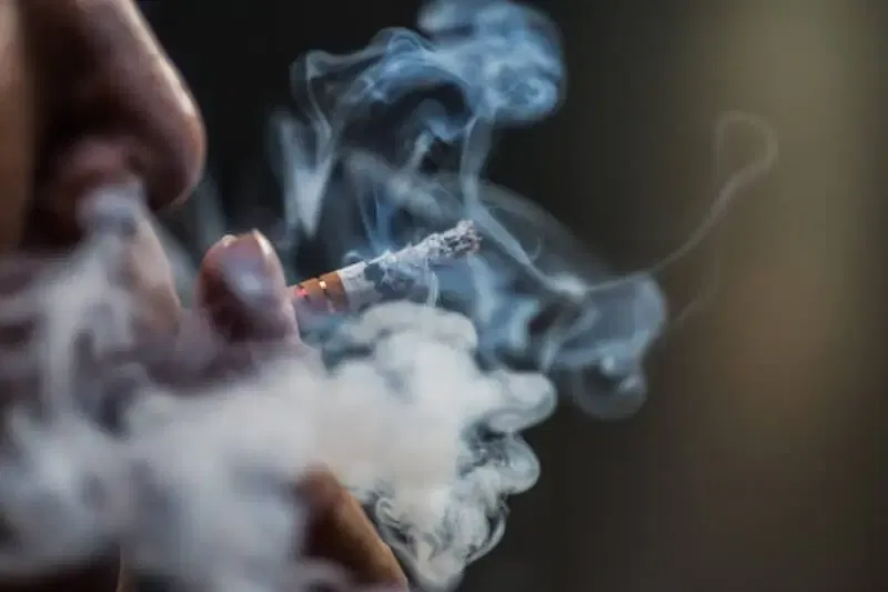 Does smoking lower testosterone?